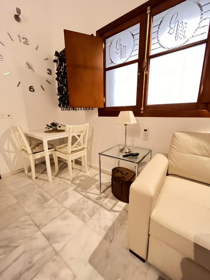 Elegant Duplex Isidoro